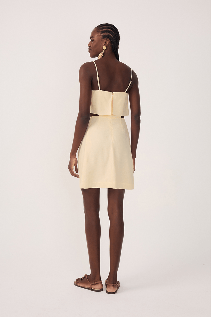 Vestido Curto Linho Recorte Lateral