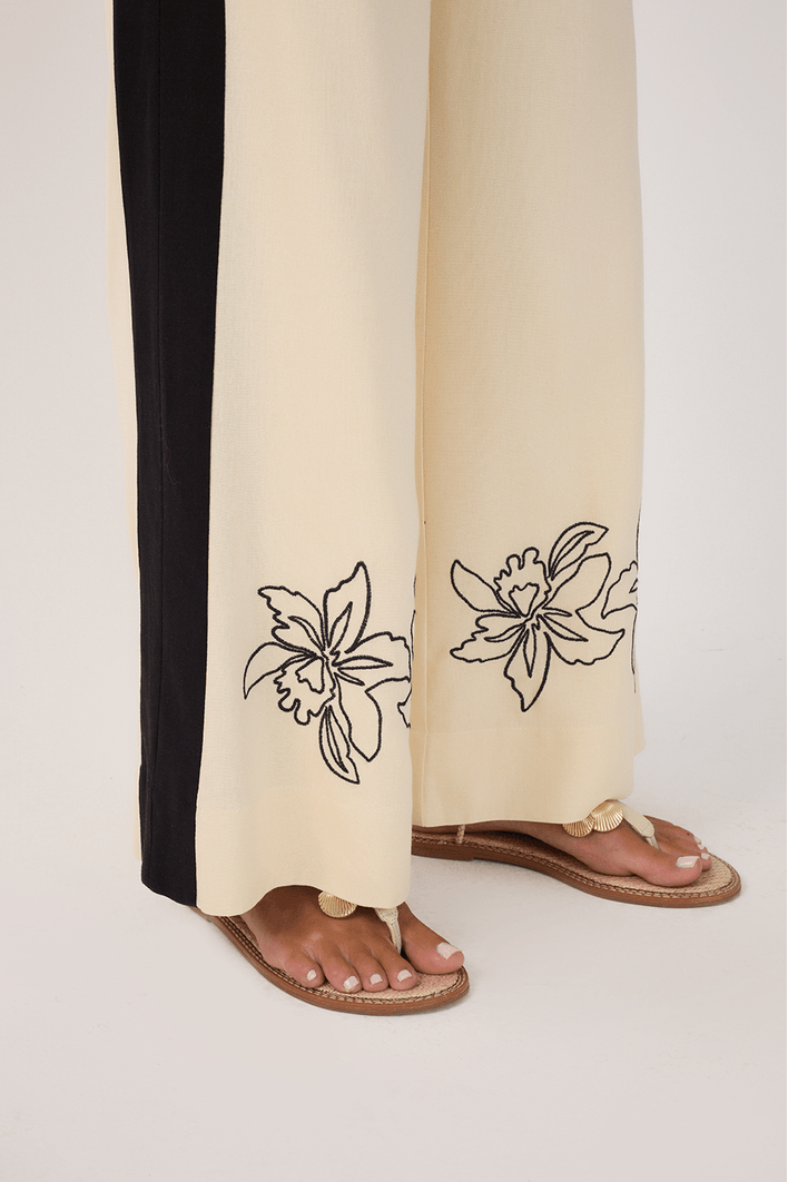 Calça Cropped Linho Bordado Floral