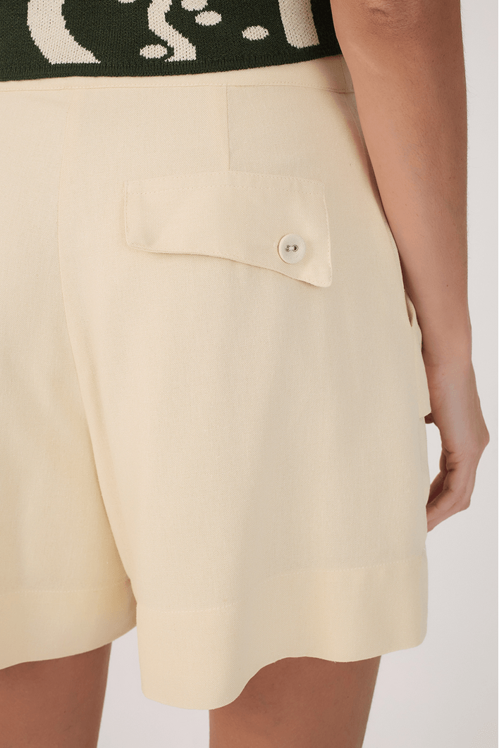 Short Linho Detalhe Bolsos