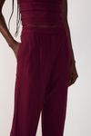 Calça Cenoura Pregas