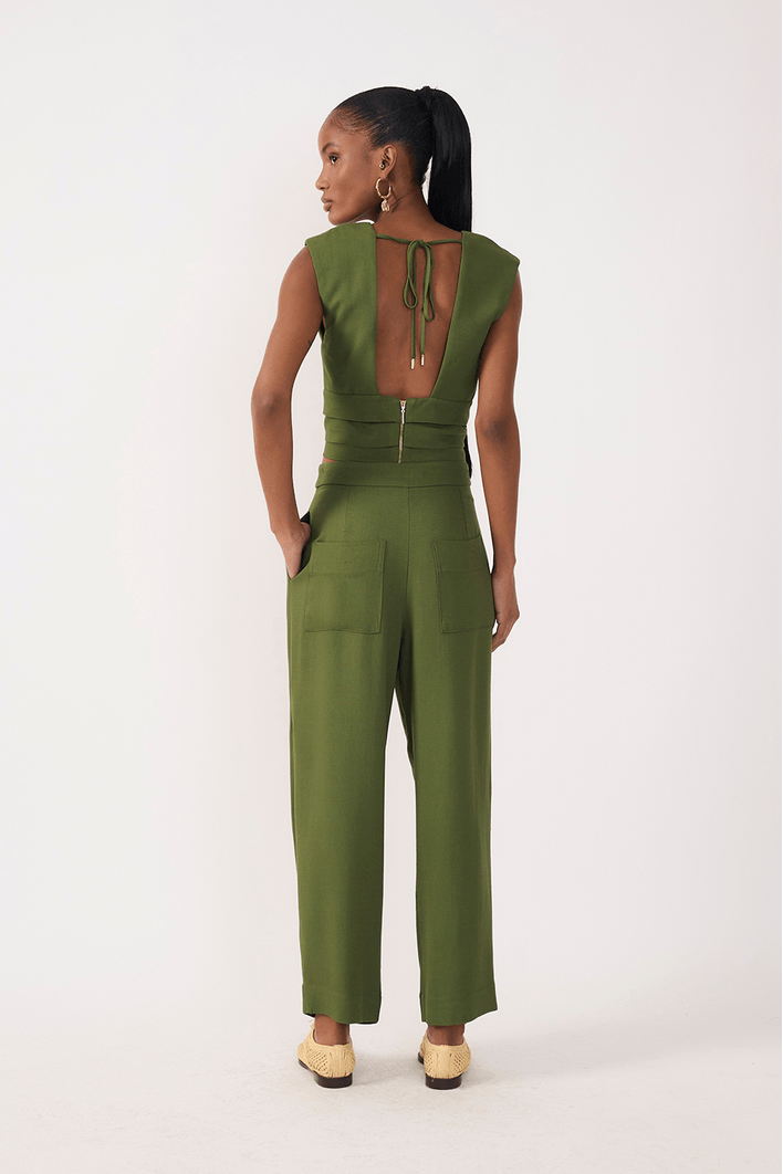 Calça Cenoura Pregas