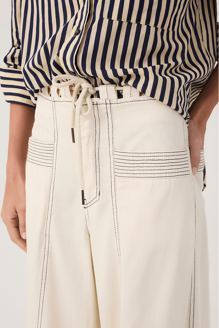 Calça Sarja Pespontos Cordão