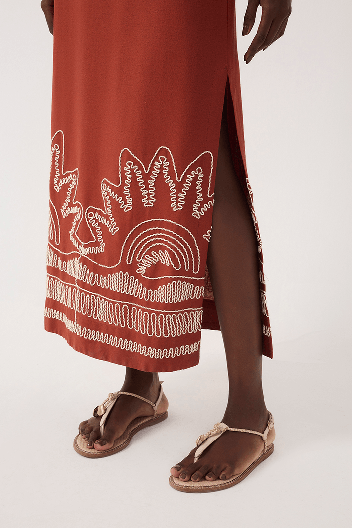 Vestido Midi Linho Bordado Cadarço