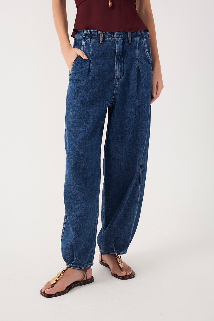 Calça Jeans Pregas