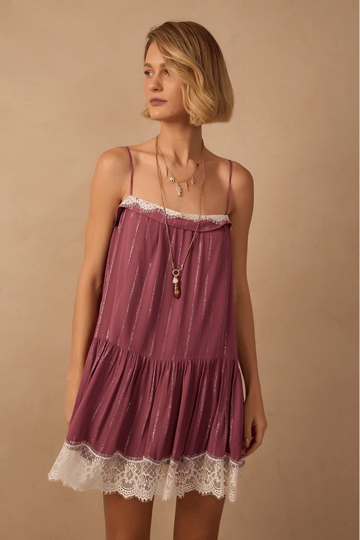 Vestido Curto Lurex Com Renda