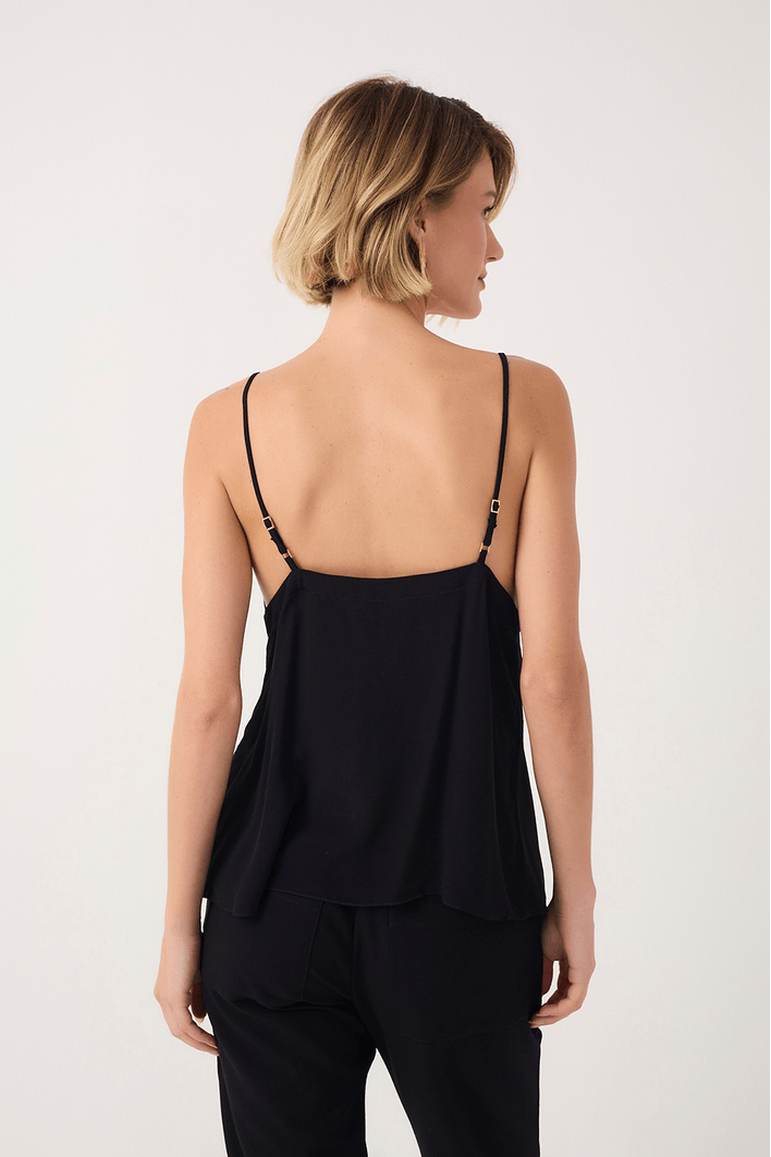 Blusa Crepe Detalhe Decote
