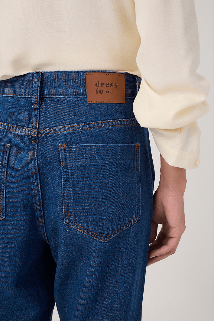 Calça Jeans Detalhe Prega