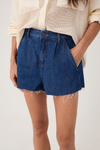 Short Jeans Detalhe Prega