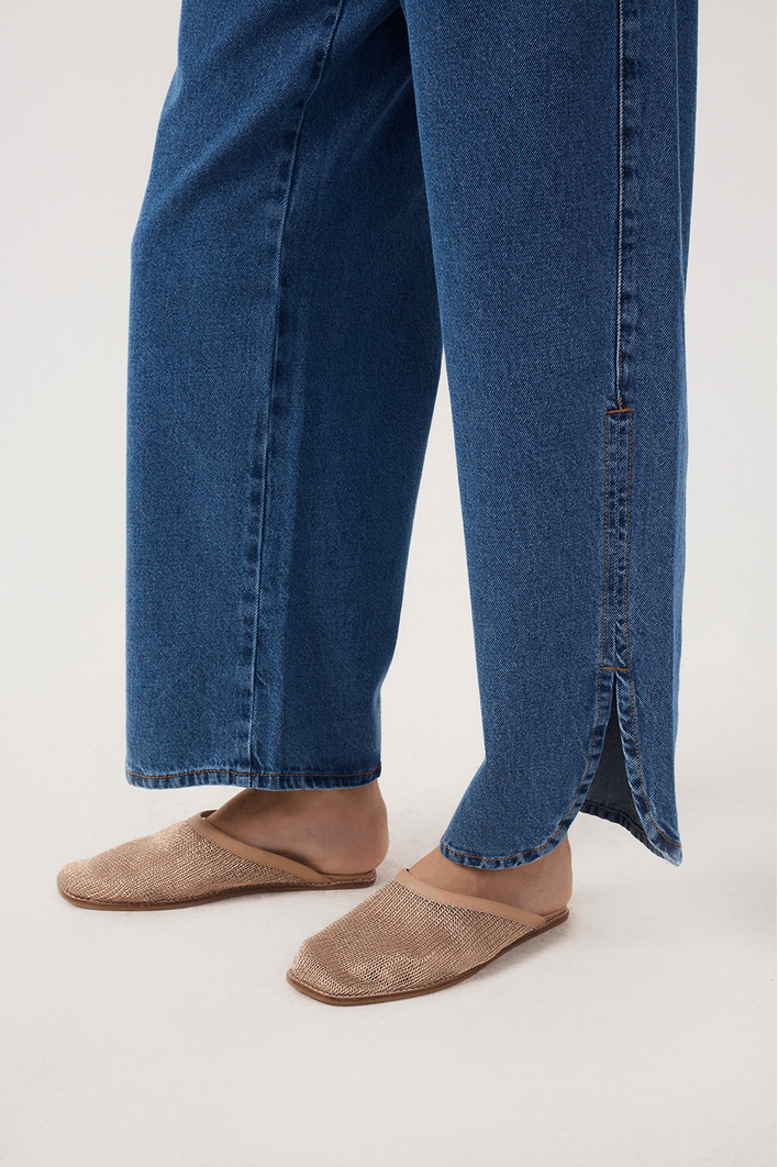 Calça Jeans Recortes Fenda