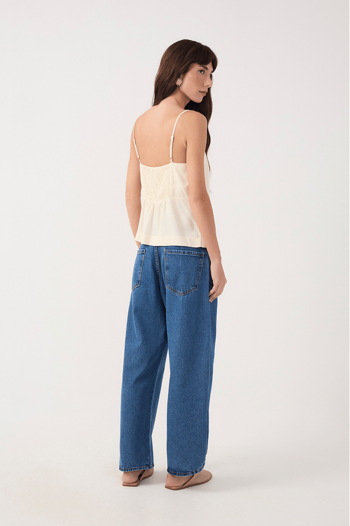 Calça Jeans Recortes Fenda