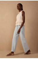Calça Jeans Reta Costura Deslocada