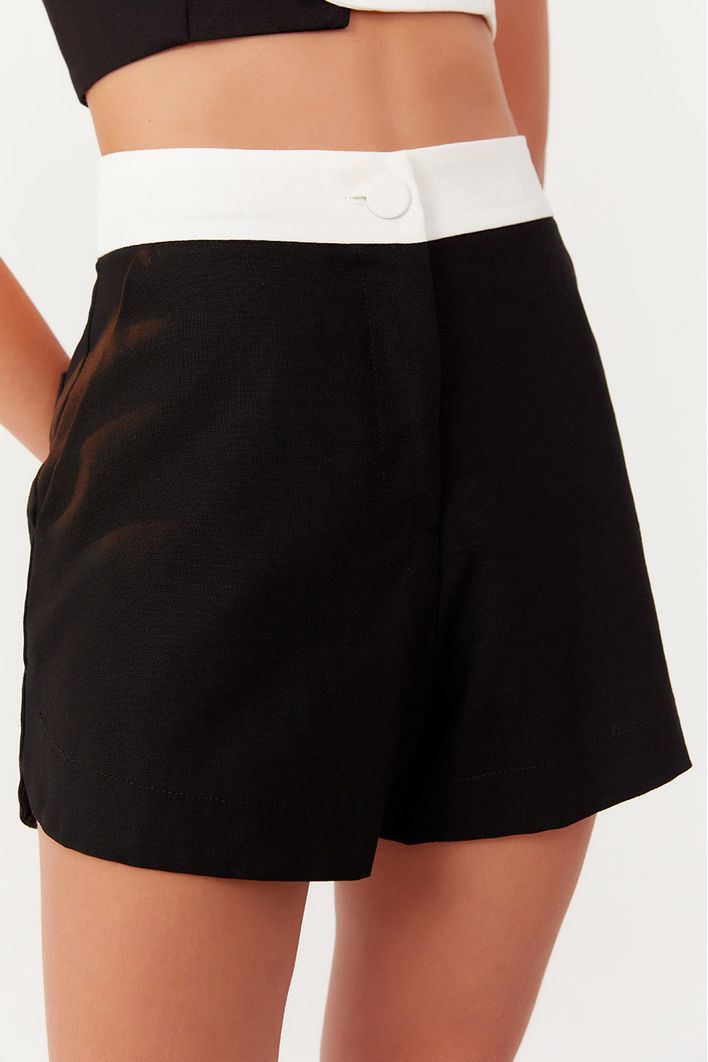 Short Alfaiataria Bordado Linho P&b