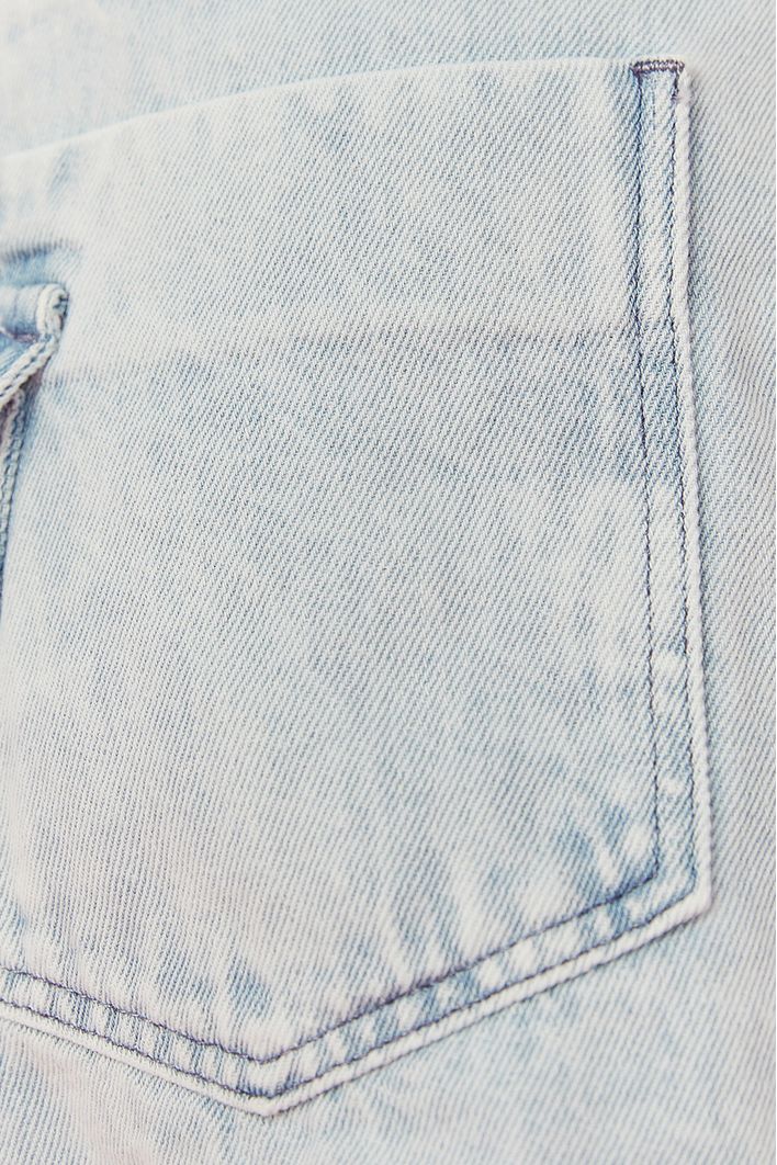 Short Jeans Bolsos Delavê