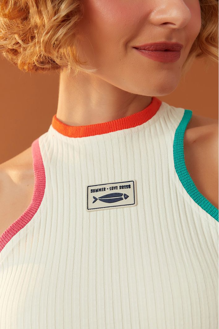 Blusa Regata Canelada Detalhe Retilínea