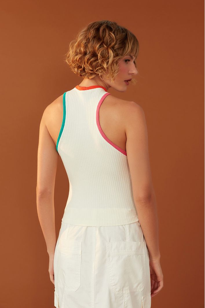 Blusa Regata Canelada Detalhe Retilínea