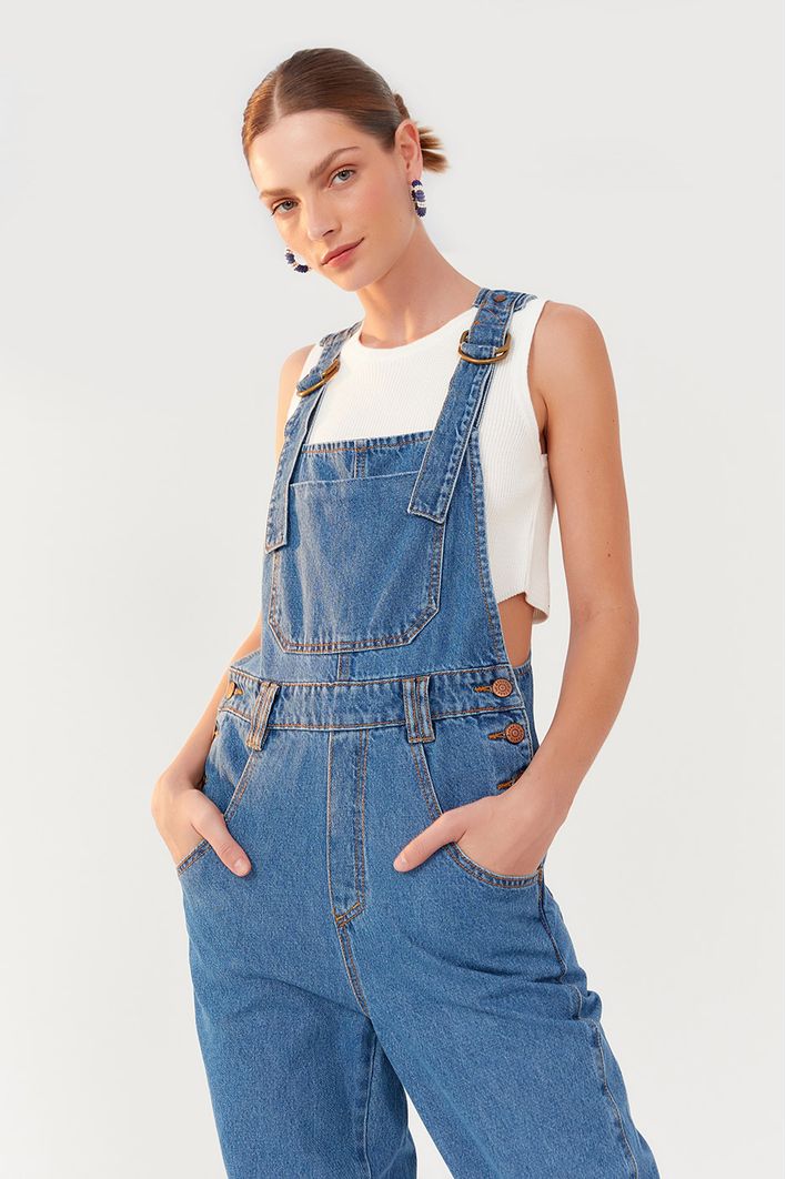 Jardineira Jeans Bolsos