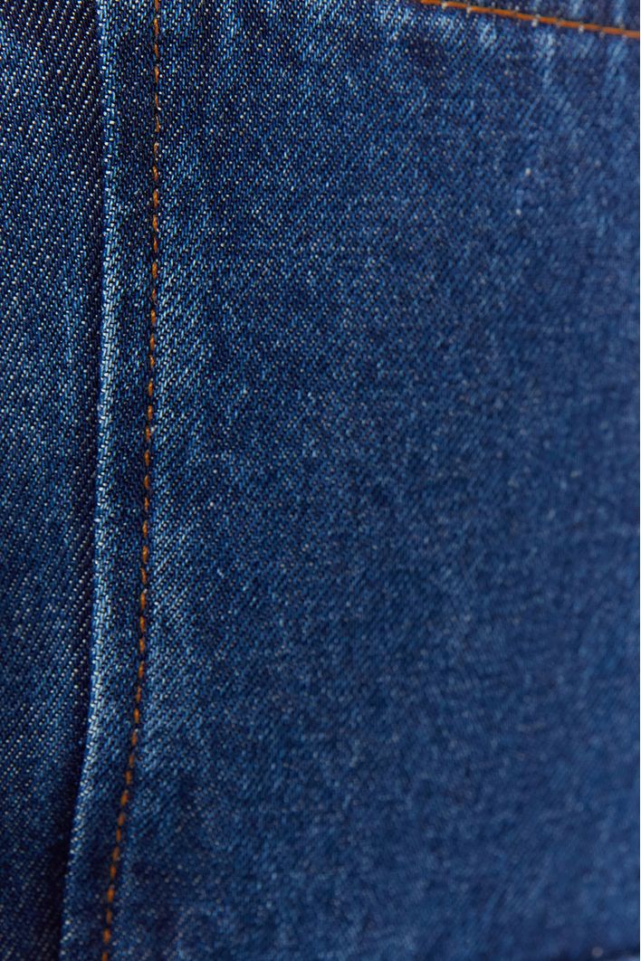 Jardineira Jeans Busto Marcado