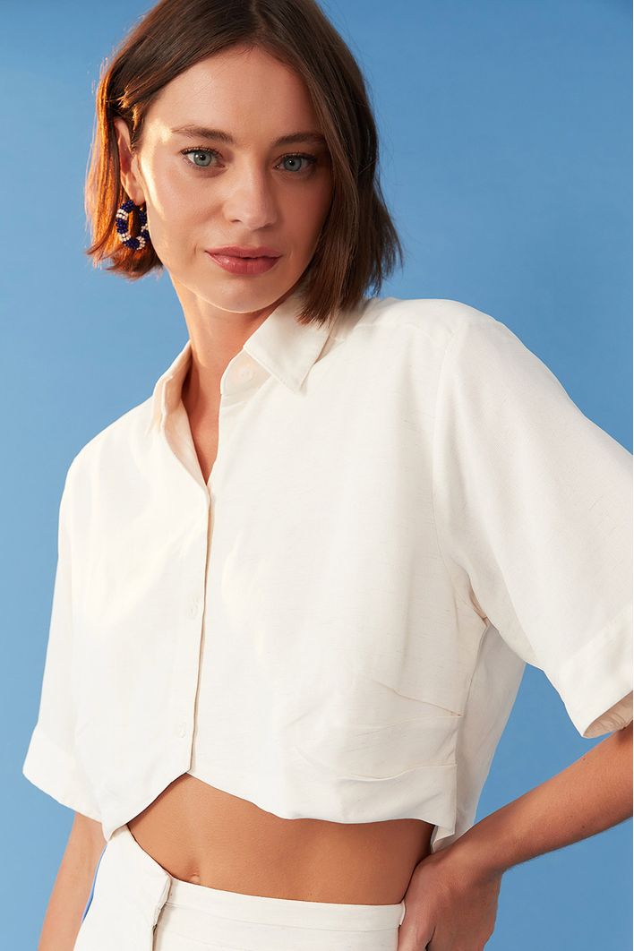 Camisa Curta Pregas Laterais