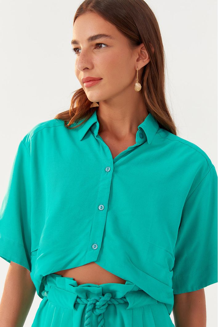 Camisa Curta Pregas Laterais