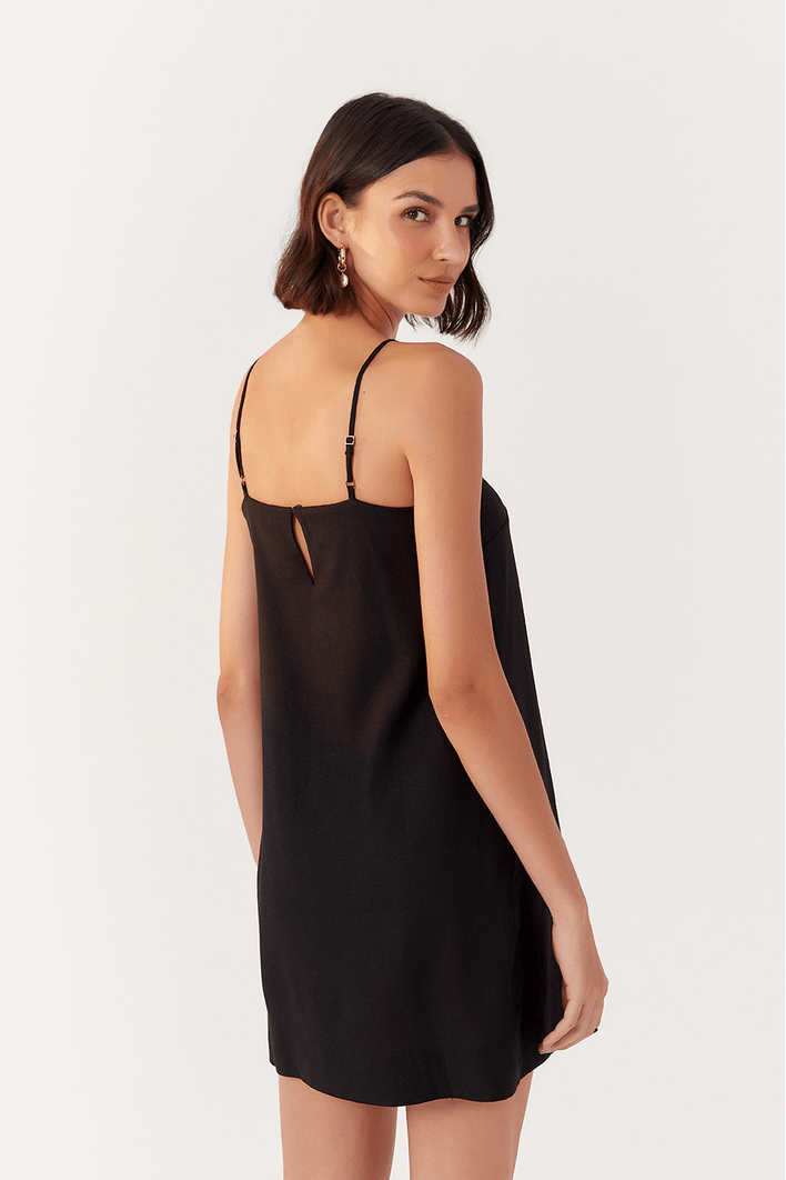 Vestido Curto Linho Retinho