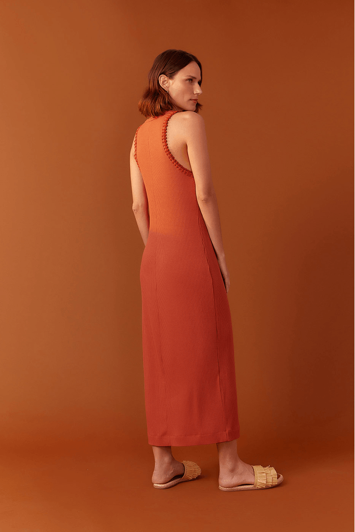 Vestido Canelado Bordado Crochet