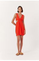 Vestido Curto Busto Torcido