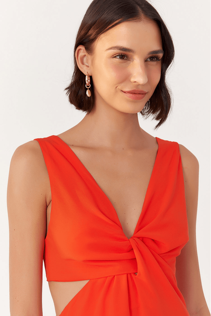 Vestido Curto Busto Torcido