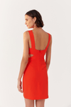Vestido Curto Busto Torcido