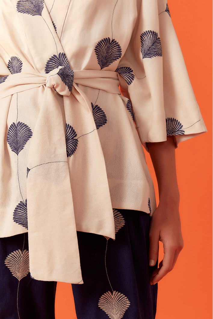 Kimono Bordado Faixa Cintura