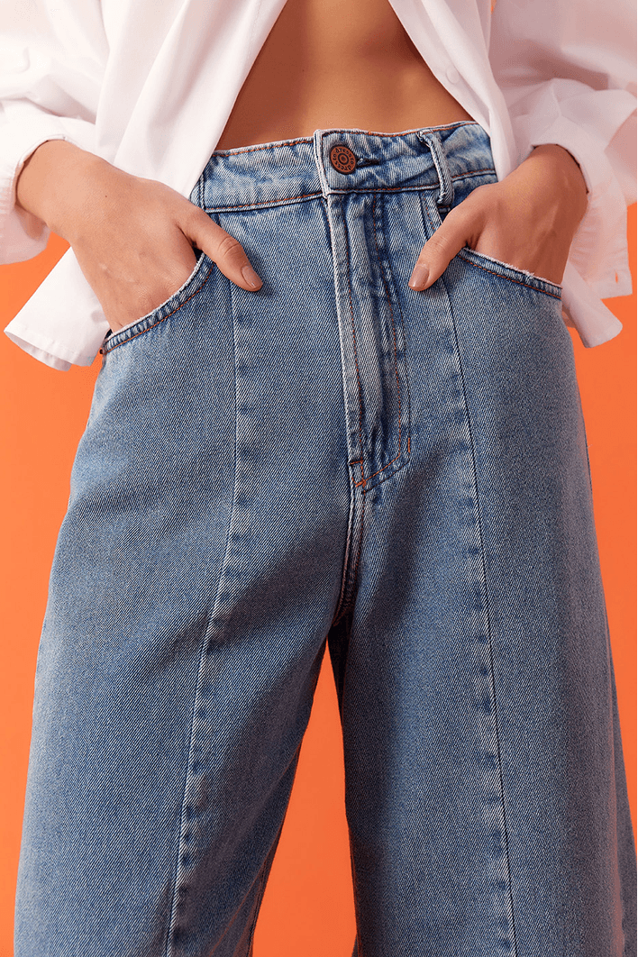 Calça Jeans Cropped Recortes