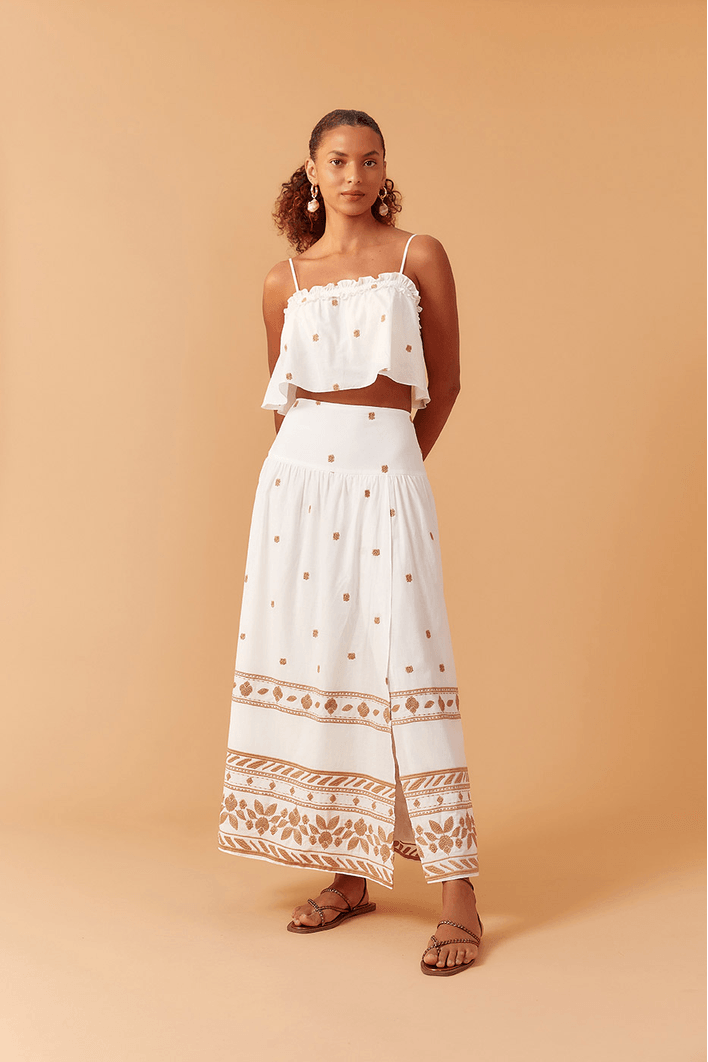 Blusa Bordada Decote Reto