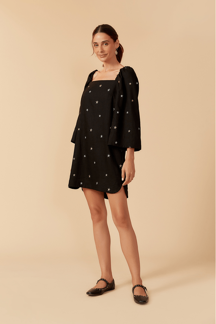 Vestido Curto Linho Bord Estrela Lurex