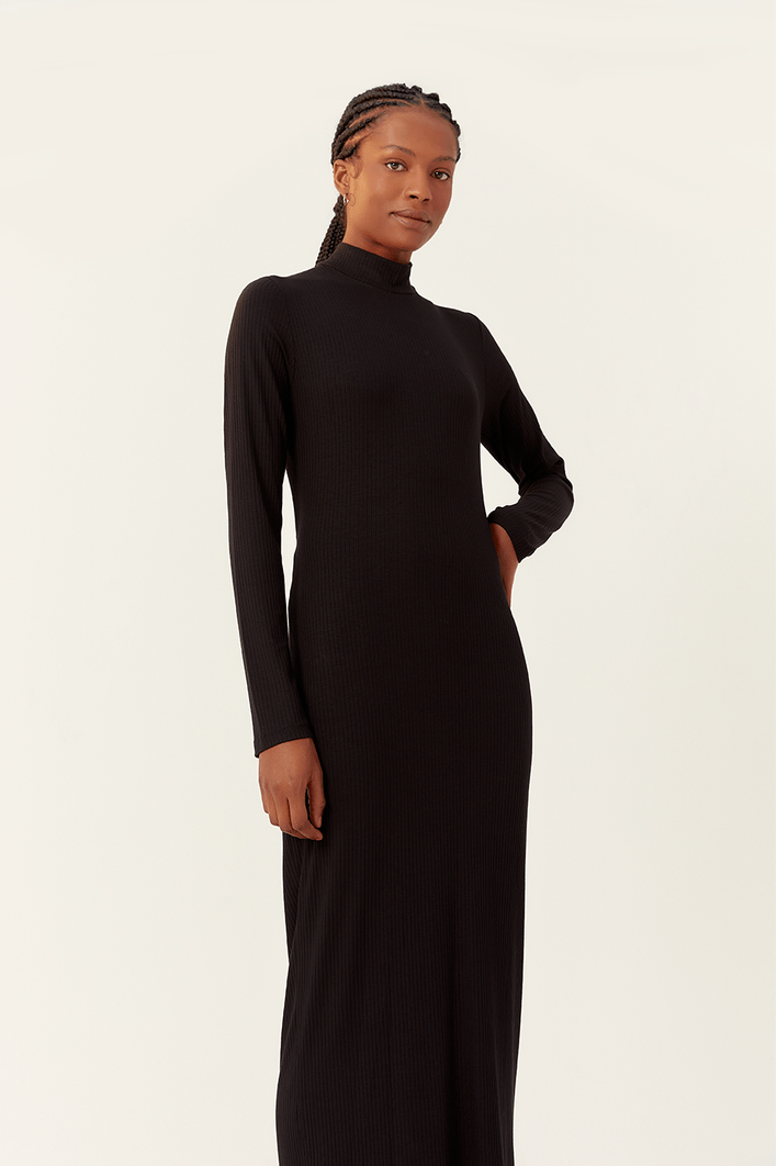 Vestido Costas Torcidas Gola Roulê