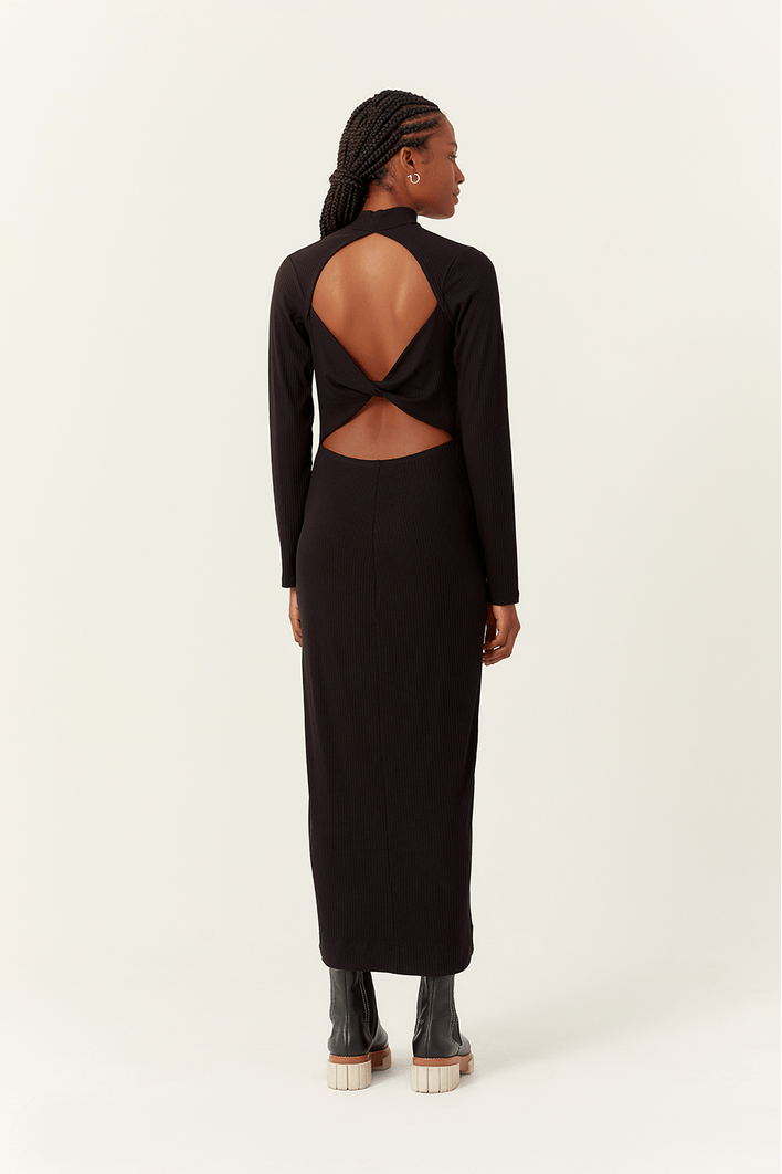 Vestido Costas Torcidas Gola Roulê