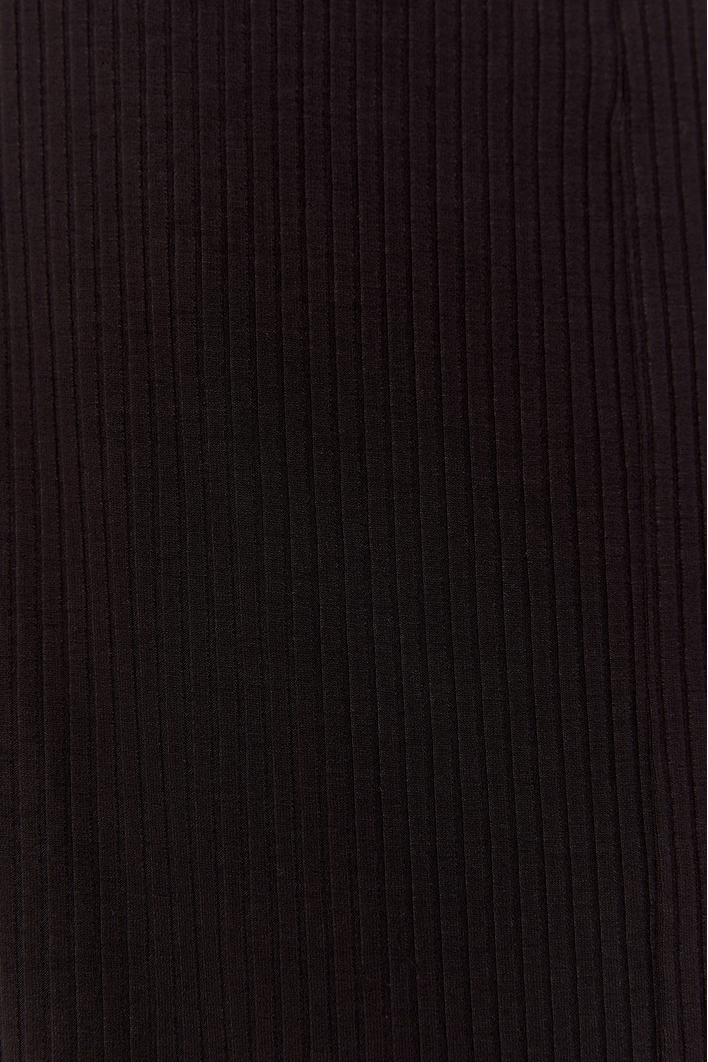 Vestido Costas Torcidas Gola Roulê