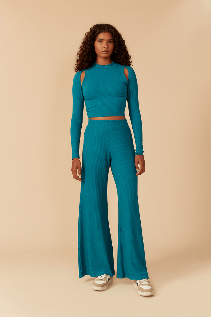 Blusa Cropped Canelada Recortes