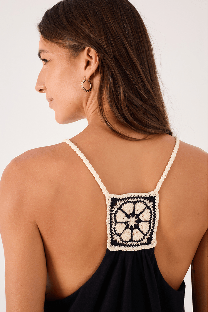 Blusa Com Crochet Costas E Alça