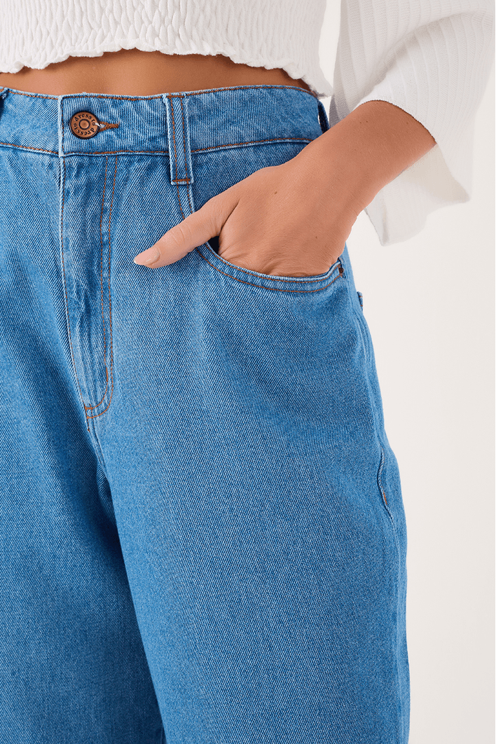 Calça Jeans Basic Média