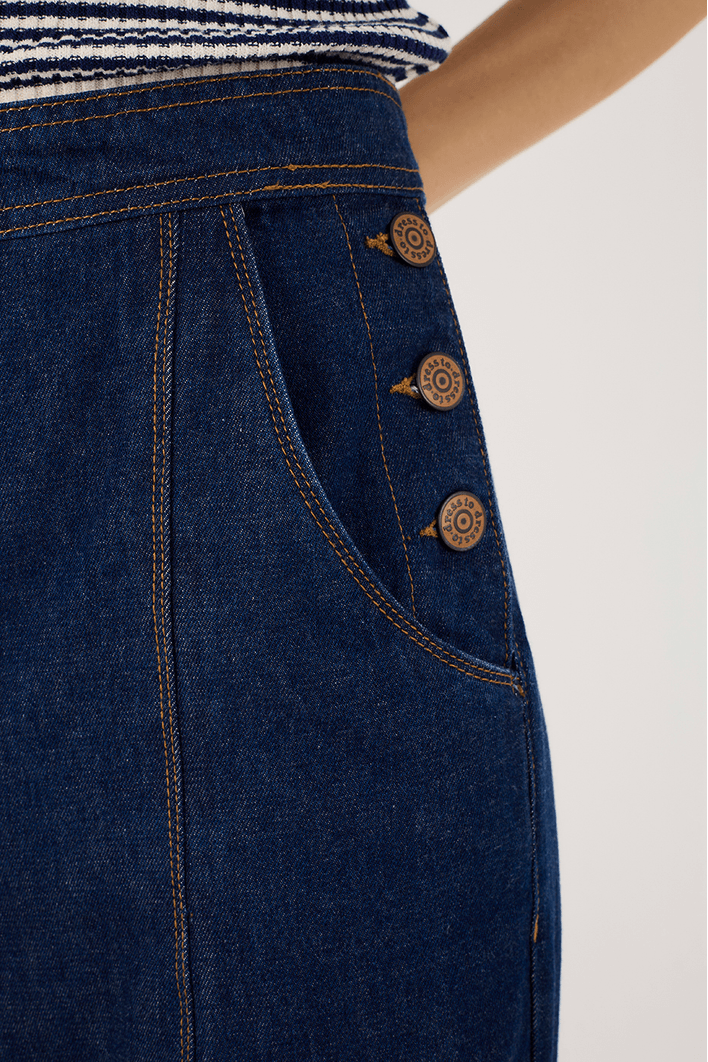 Calça Jeans Pregas Botões