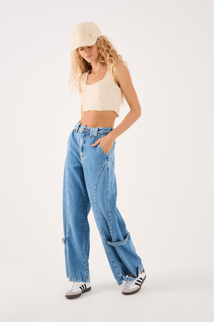 Calça Jeans Detalhe Fenda