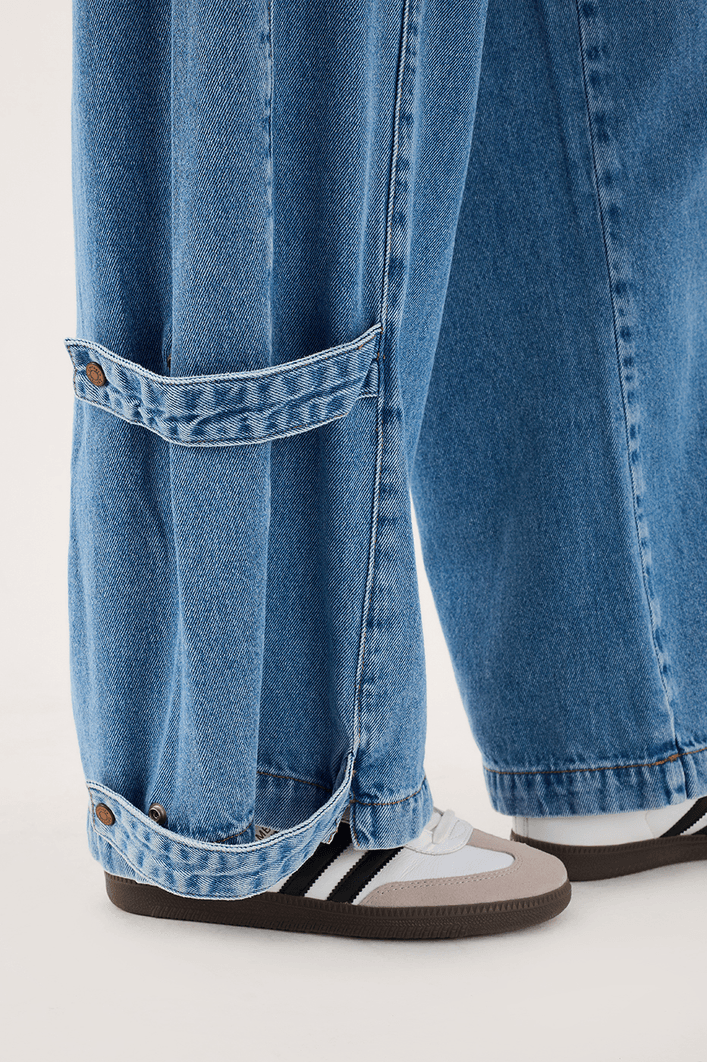 Calça Jeans Detalhe Fenda