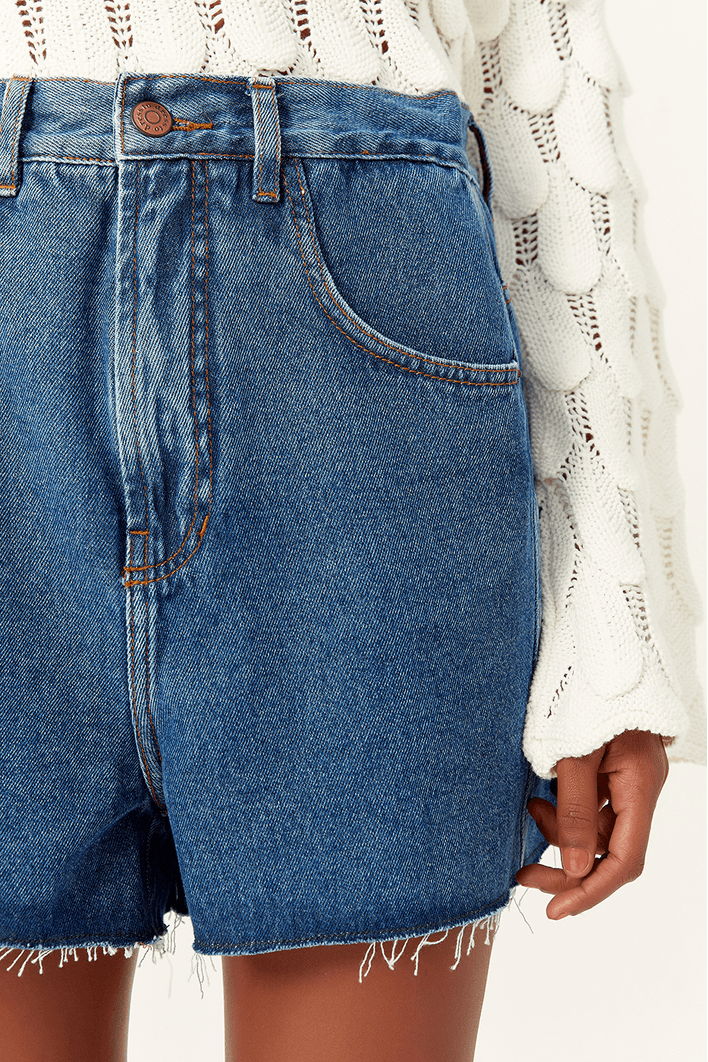 Short Jeans Detalhe Lateral