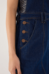 Jardineira Jeans Pregas Botões