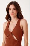Vestido Decote Fenda Canelado