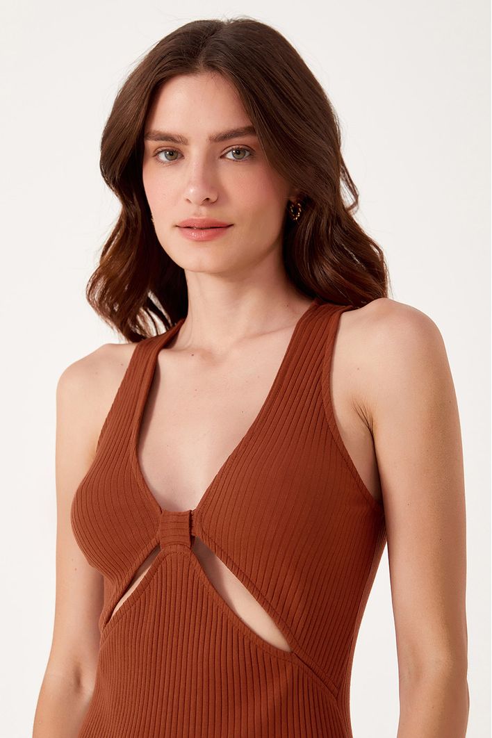 Vestido Decote Fenda Canelado