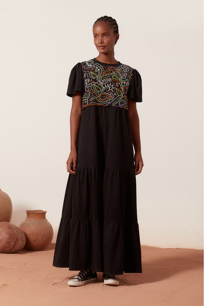 Vestido T-shirt Bordado