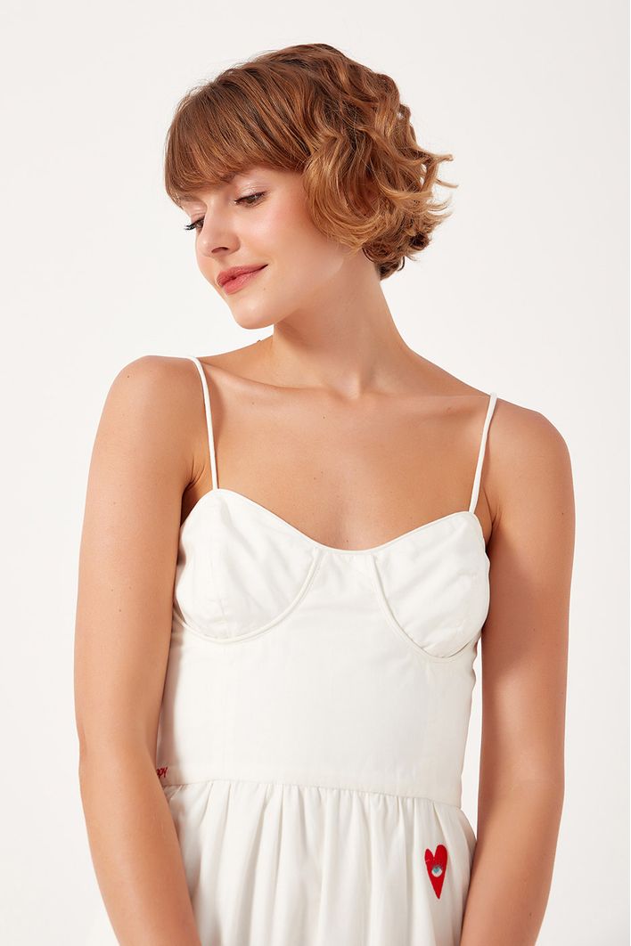 Vestido Midi Estruturado Bordado