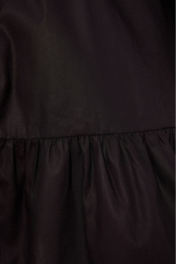 Vestido Curto Detalhe Lastex