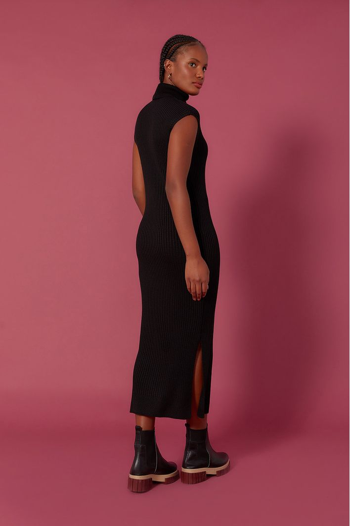 Vestido Tricot Gola Alta
