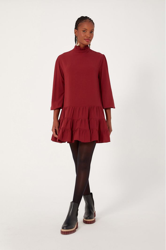 Vestido Crepe Curto Gola Alta